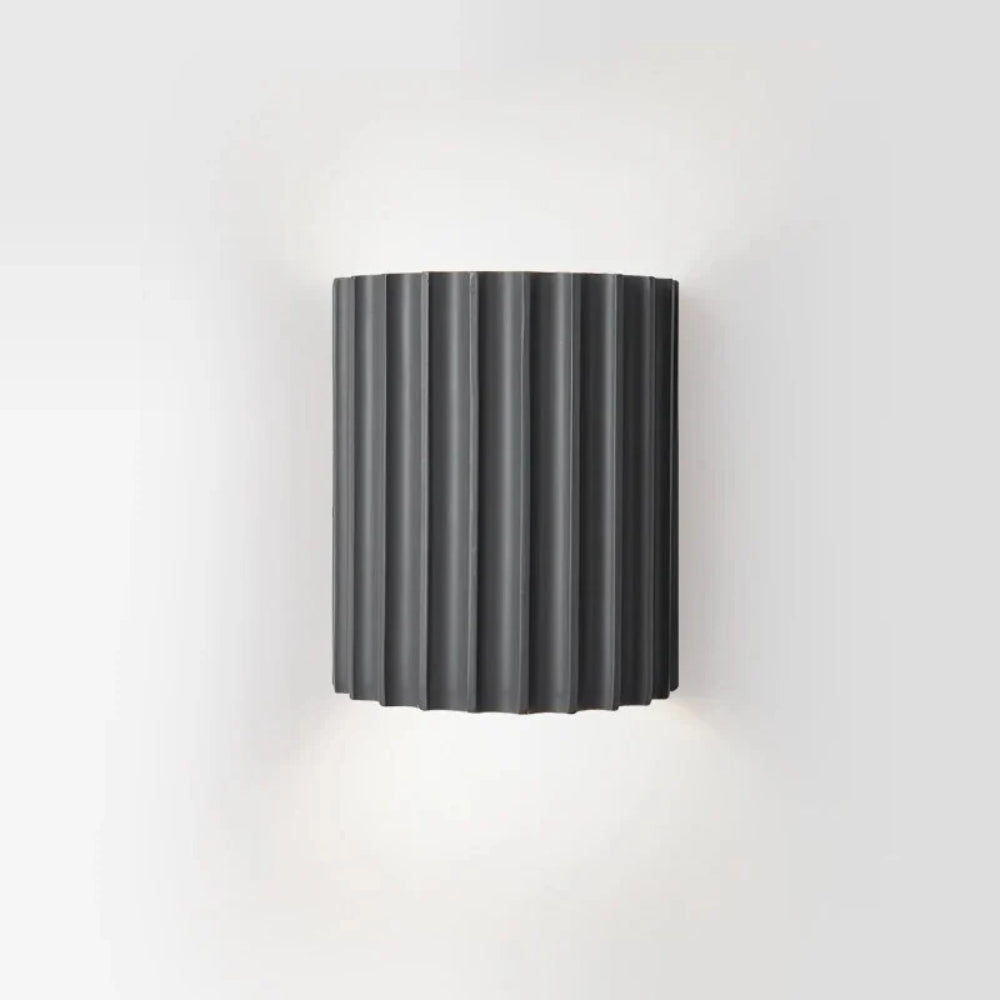 Moderne Wandlampe aus Harz – Künstlerisches Licht mit modernem Flair