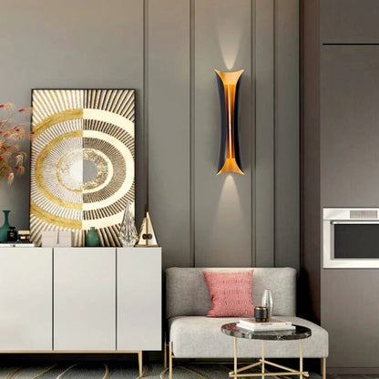 Moderne Wandleuchte mit Schwung – Zwei Lichtquellen in Schwarz