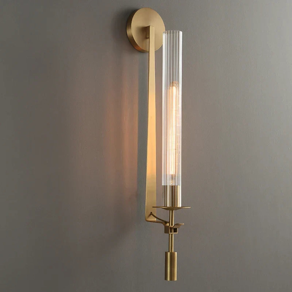 Moderner goldener Wandleuchter - Minimalistische Akzentbeleuchtung