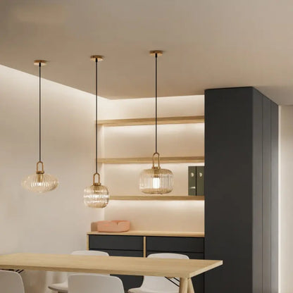 Moderne Pendelleuchte aus Klarglas - verstellbares Kabel und verschiedene Formen