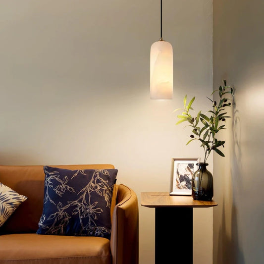 Nordic Pendelleuchte - Schlanke Deckenleuchte mit warmem Ambiente