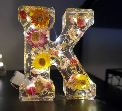 Personalisierte Brief Nachtlicht - getrocknete Blume LED-Tischlampe
