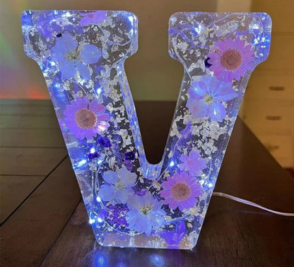 Personalisierte Brief Nachtlicht - getrocknete Blume LED-Tischlampe