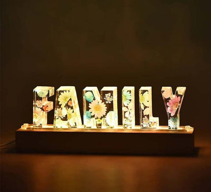 Personalisierte Brief Nachtlicht - getrocknete Blume LED-Tischlampe