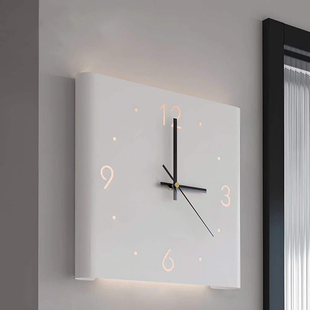 Quadratische Stille LED-Wanduhr – Hinterleuchtete Ecke mit Sensorlicht-Option