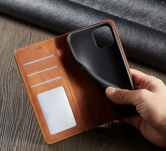 Handy-Schutzhülle - Magnetverschluss mit integrierten Taschen für iPhones