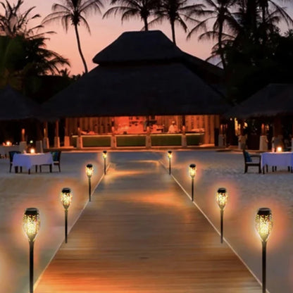 Solar-Gartenlampe mit Sensor - kabellose Außenbeleuchtung mit warmem Licht