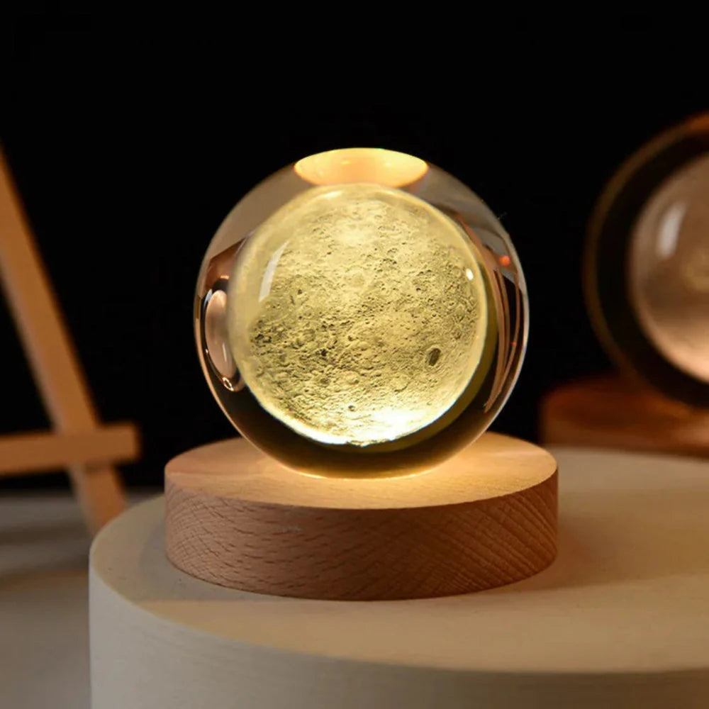 Tischlampe im Himmlischen Stil – 3D-Gravierte Kugel mit Warmem Licht