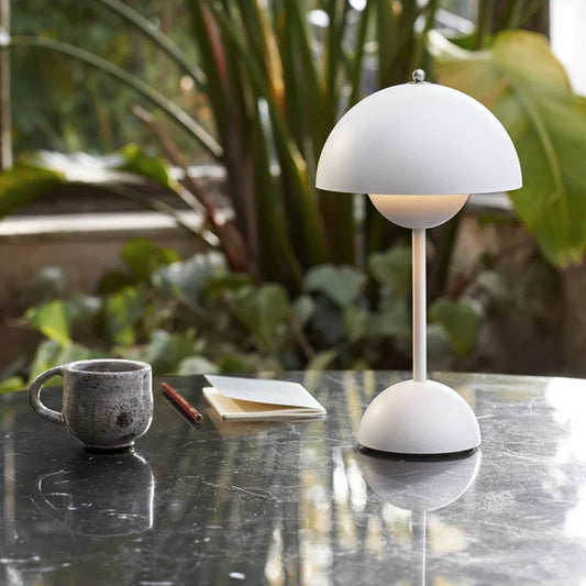 Tragbare Tischlampe – Kuppelform & Für Drinnen und Draußen