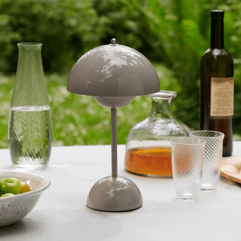 Tragbare Tischlampe – Kuppelform & Für Drinnen und Draußen