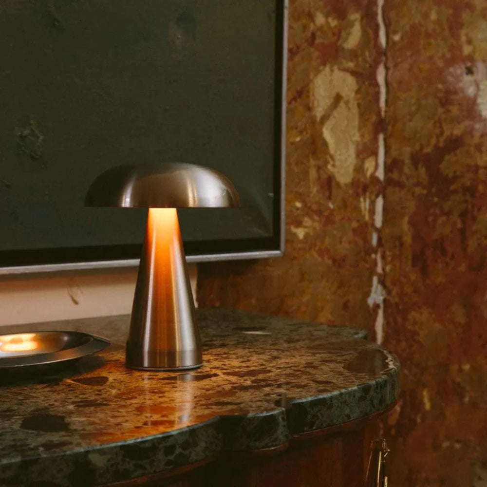 Tragbare Touch-Lampe - wiederaufladbare und einstellbare Beleuchtung