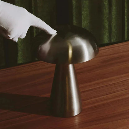 Tragbare Touch-Lampe - wiederaufladbare und einstellbare Beleuchtung