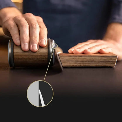 Tragbarer Messerschärfer - Walzensystem für gleichmäßiges, präzises Schärfen