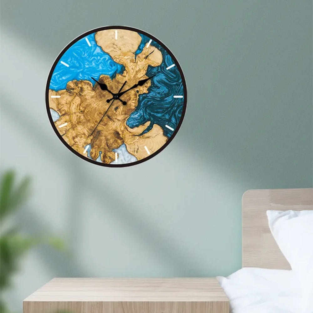 Transparente Wanduhr - einfaches Design für klare Zeitanzeige