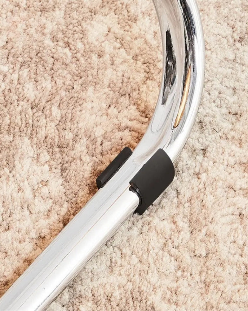 Transparenter Klappstuhl - Kühne Form und platzsparendes Design