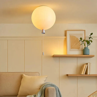 Verspielte Ballon-Deckenleuchte – Warmes LED-Licht für Schlafzimmer