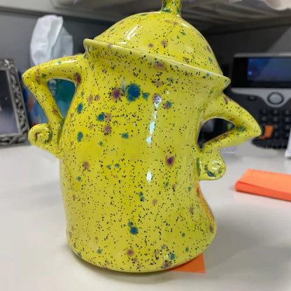 Verspielter Küchenkanister - lustiges Hands-on-Hips Design