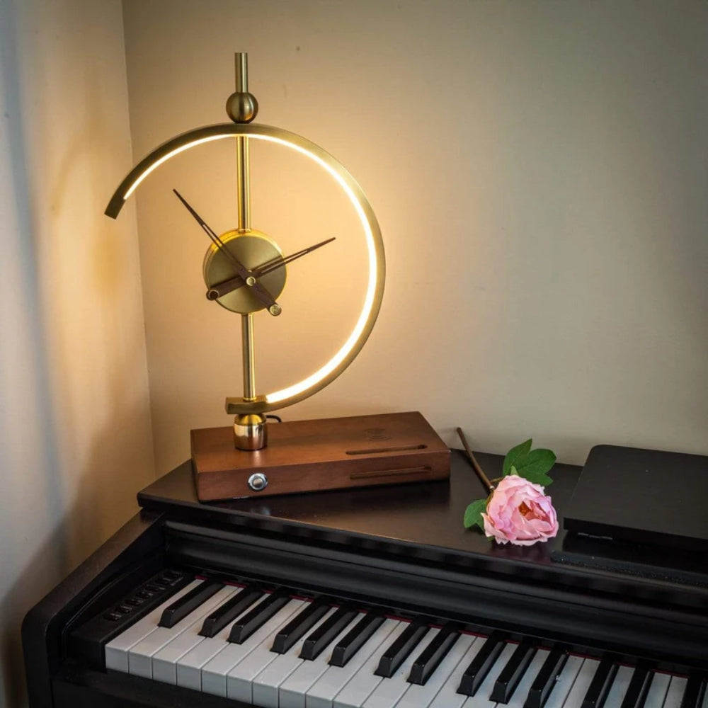 Vintage-Uhr-Tischlampe – LED-Beleuchtung mit Qi-Kabellosem Laden