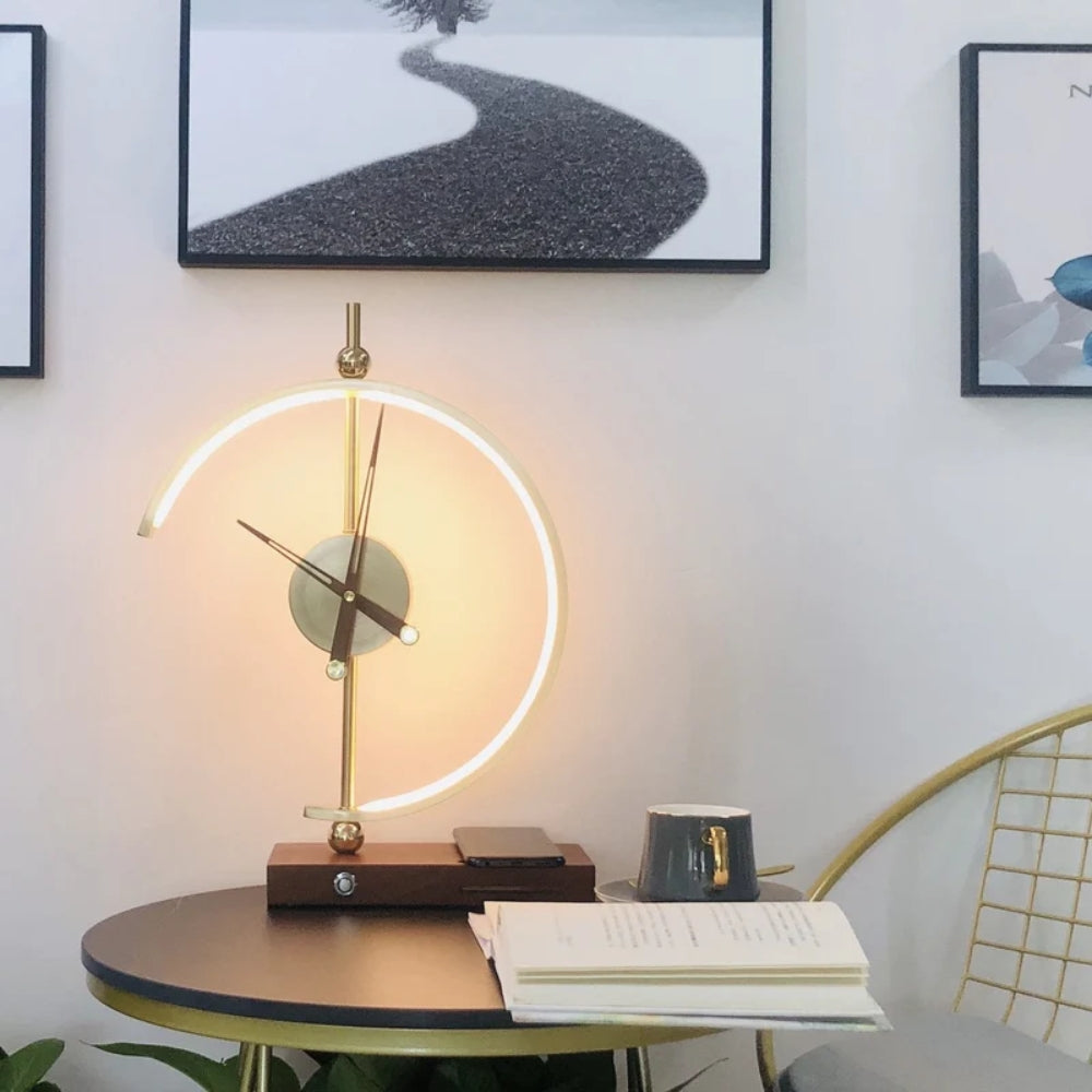 Vintage-Uhr-Tischlampe – LED-Beleuchtung mit Qi-Kabellosem Laden