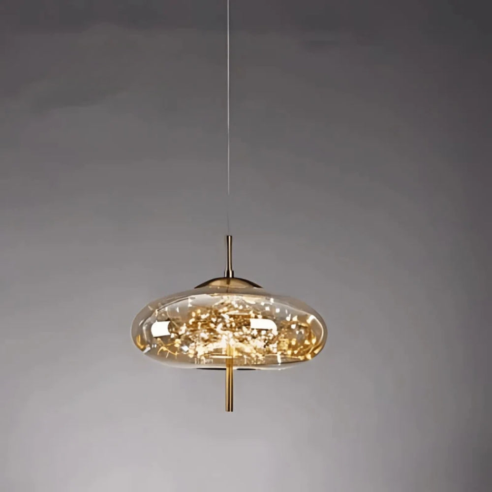 Von Feen inspirierte Pendelleuchte - energieeffizient mit Sternenglas-Design