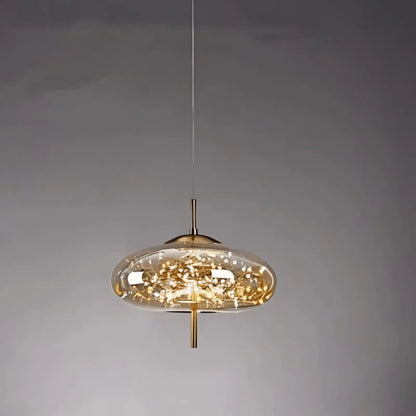 Von Feen inspirierte Pendelleuchte - energieeffizient mit Sternenglas-Design