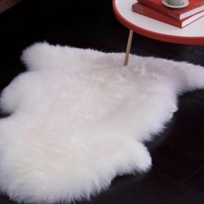 Weicher und flauschiger Schafsfell-Teppich mit rutschfester Unterseite