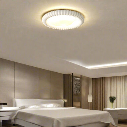 Wellenförmige Halo-Deckenleuchte – Ruhiges Design Mit Weichem Umgebungslicht