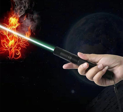 Wiederaufladbarer Laserpointer – Strahl mit großer Reichweite und einstellbarem Fokus