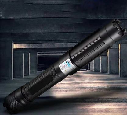 Wiederaufladbarer Laserpointer – Strahl mit großer Reichweite und einstellbarem Fokus