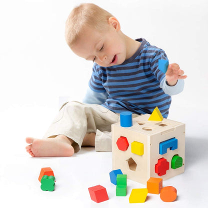 Würfel zum Sortieren von Formen - buntes Lernspielzeug für Kinder